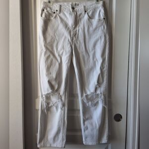 Abercombie&Fitch SZ 31/12R Ankle Straight Ultra High Rise Distressed White Jeans